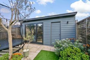 Garden Office- click for photo gallery